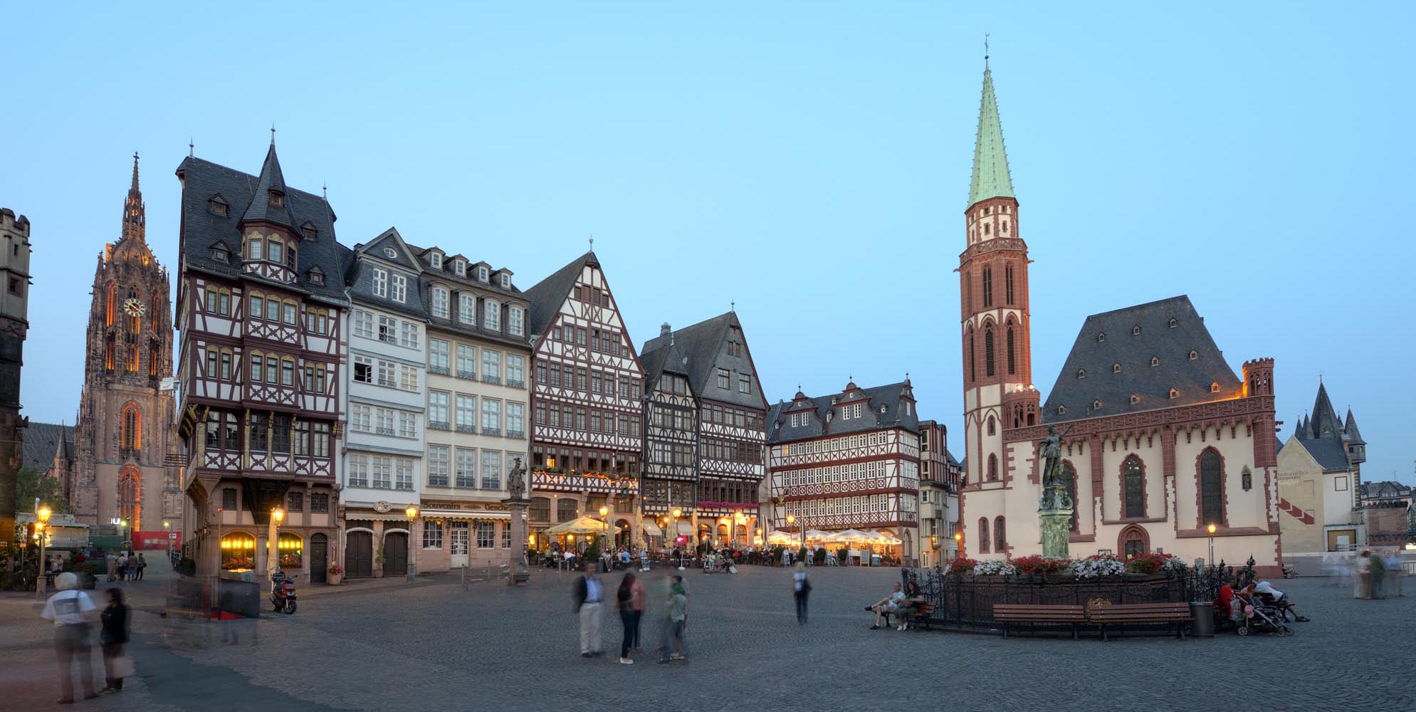 Ostzeile-und-Alte-Nikolaikirche